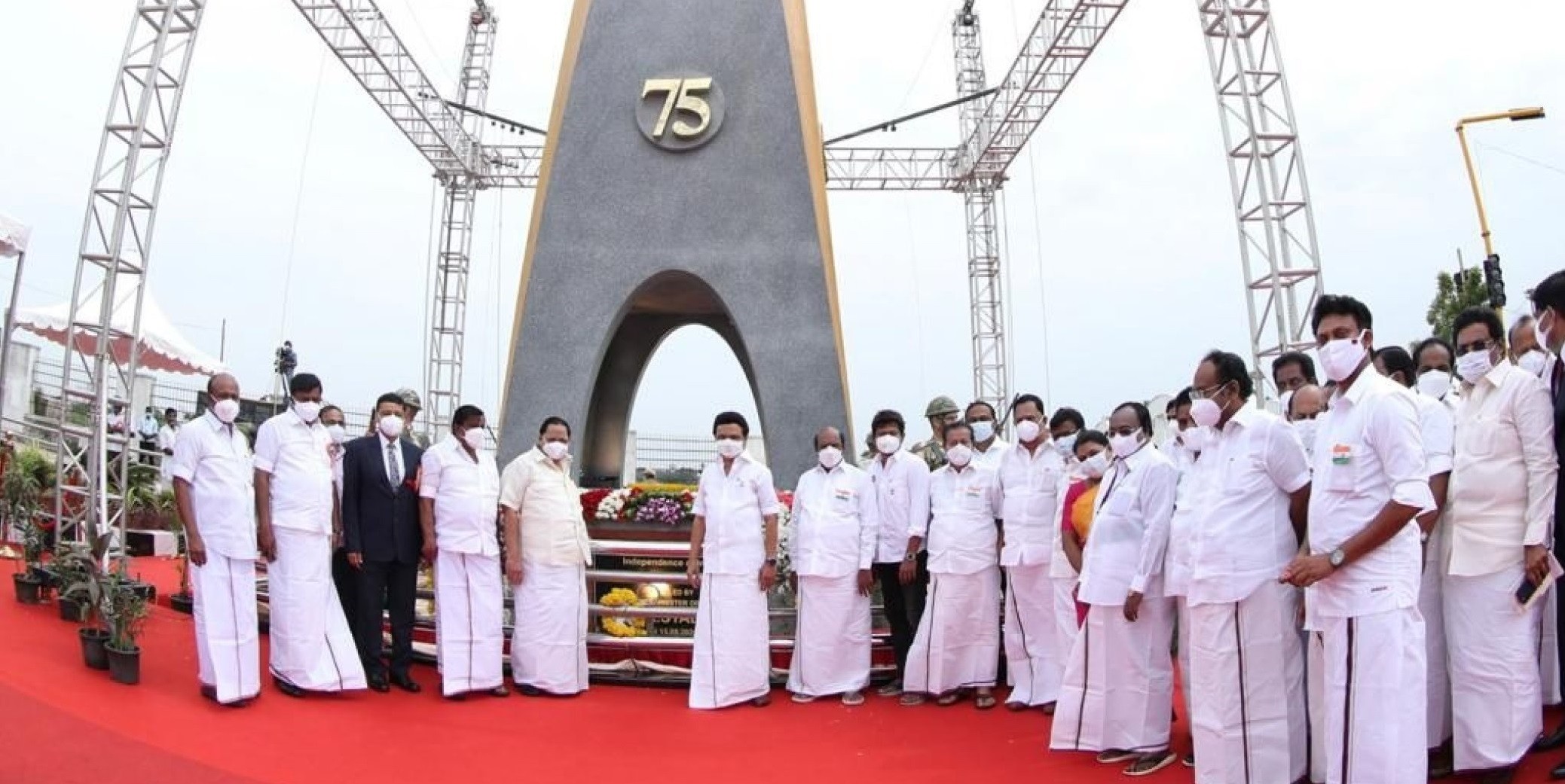 சுதந்திர போராட்ட தியாகிகளுக்கு வழங்கப்படும் ஓய்வூதியம் 18 ஆயிரமாக உயர்வு – தமிழக முதல்வர் அறிவிப்பு