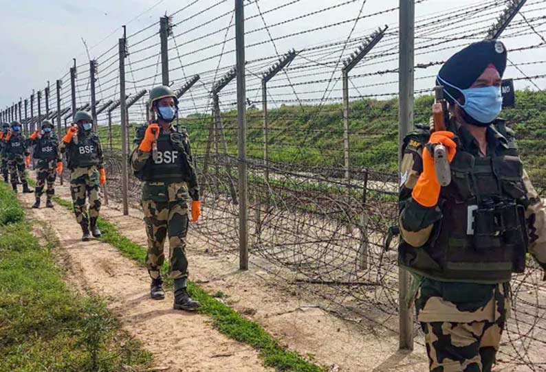 எல்லைக்குள் சட்ட விரோதமாக நுழைந்த மூன்று நபர்கள்! கையில் வைத்திருந்த பொருட்கள் இத்தனை கிலோவா?