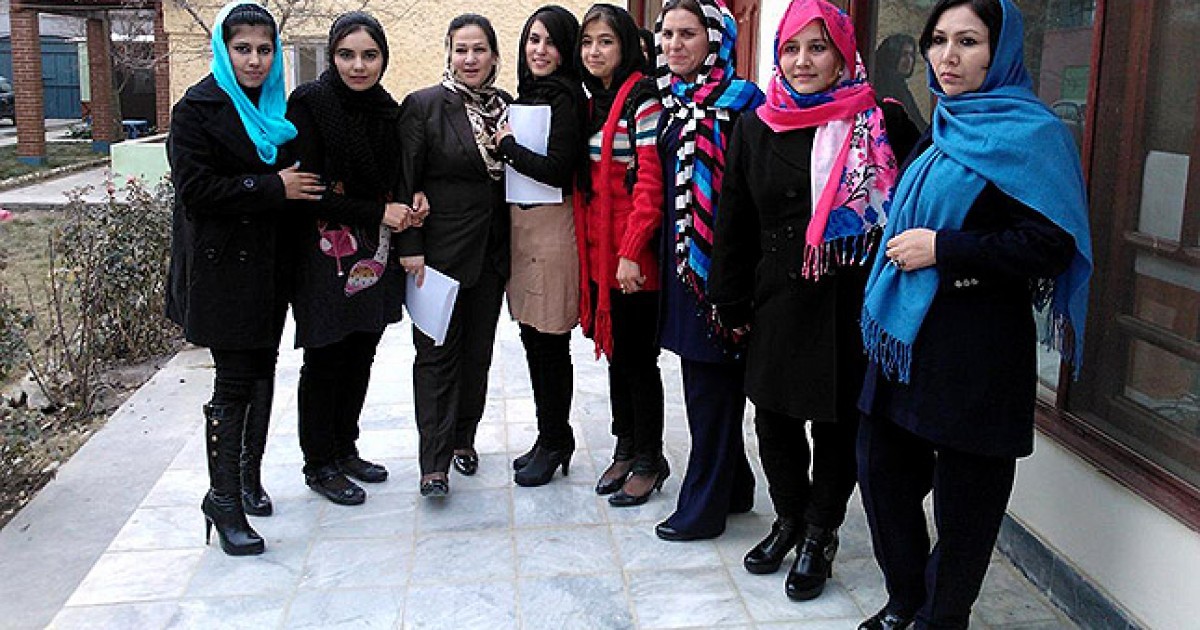 பெண் என்பதால் விரட்டிய தாலிபான்கள்! ஆப்கனில் அடக்குமுறை!