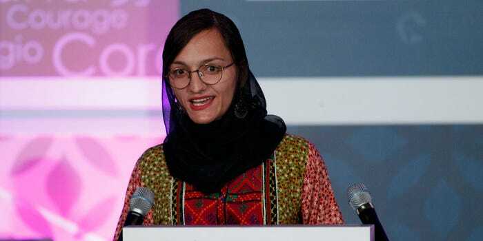 என்னைக் கொன்றுவிடுங்கள்,நான் காத்திருக்கிறேன்! ஆப்கனின் முதல் பெண் மேயர் காட்டம்!