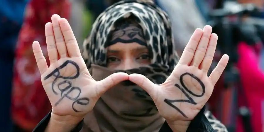 கோவை: 17 வயது சிறுவனை  பாலியல் வன்கொடுமை செய்த 19 வயது பெண் கைது!