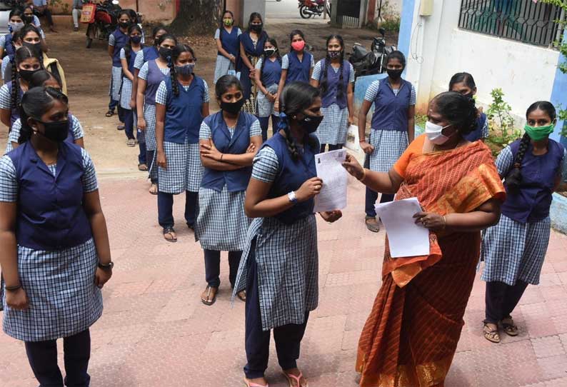 பள்ளிகளை திறக்க இதையெல்லாம் செய்ய வேண்டும்! சுகாதாரத் துறை சொன்ன செய்தி!