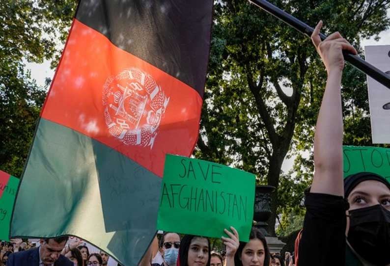 இவர்களை தலீபான்கள் தடுக்க கூடாது! இத்தனை நாடுகளா வலியுறுத்தியது?