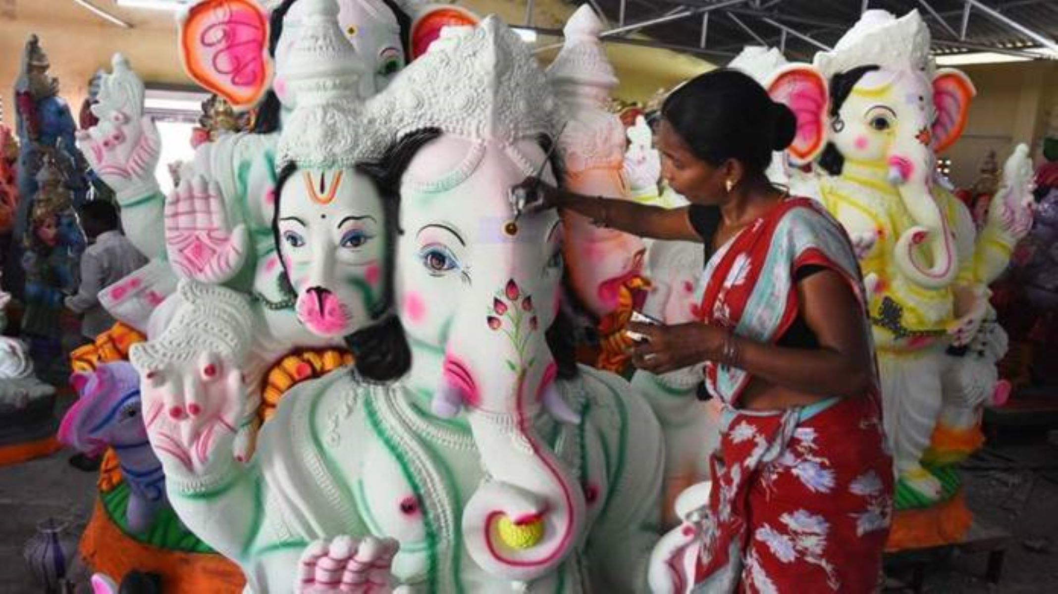 காவல்துறையினரின் தடையை மீறி விநாயகர் சிலையை கடலில் கரைத்த இந்து முன்னணியினர்! காவல்துறையினருக்கு ஏற்பட்ட அதிர்ச்சி!