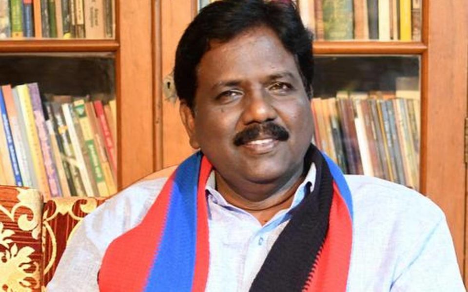 பயந்துட்டயா குமாரு? பதவிக்காக பல்டியடித்த விசிக எம்பி ரவிக்குமார் – எதிர்க்கட்சியினர் விமர்சனம் 