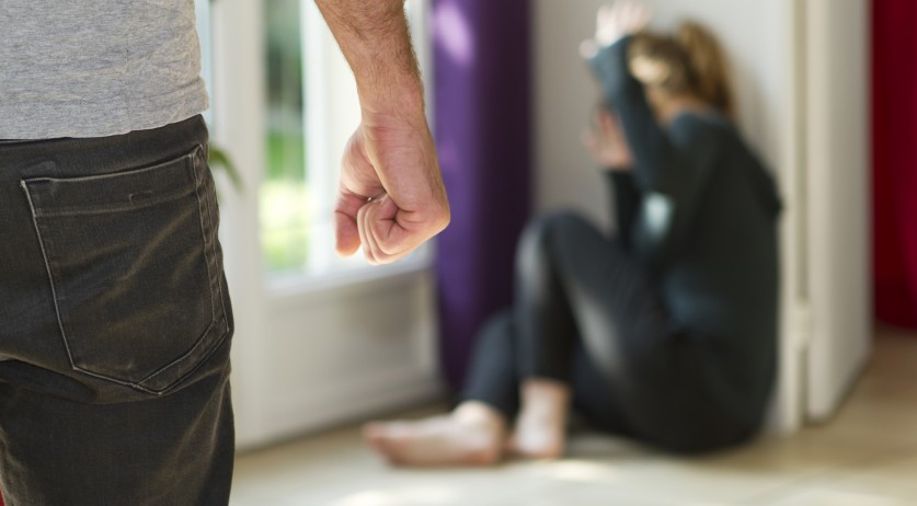 பெண்களே காதலன் தனியாக அழைத்தால் செல்லாதீர்கள்! இல்லையென்றால் உங்களுக்கும் இந்த நிலை தான்!