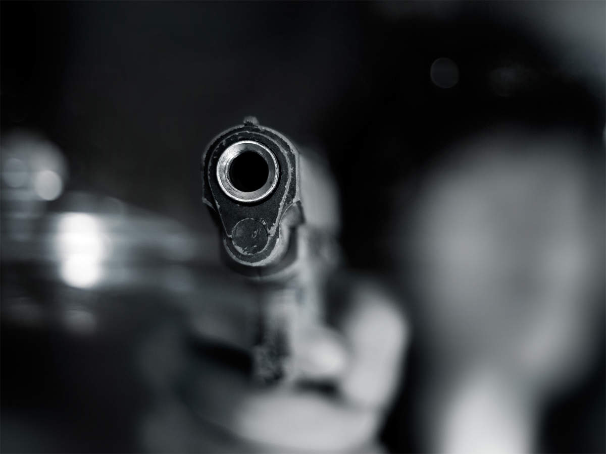 பெற்ற மகனே தத்தையை சுட்ட அவலம்! படி என்று கூறியதால் ஏற்பட்ட விபரீதம்!