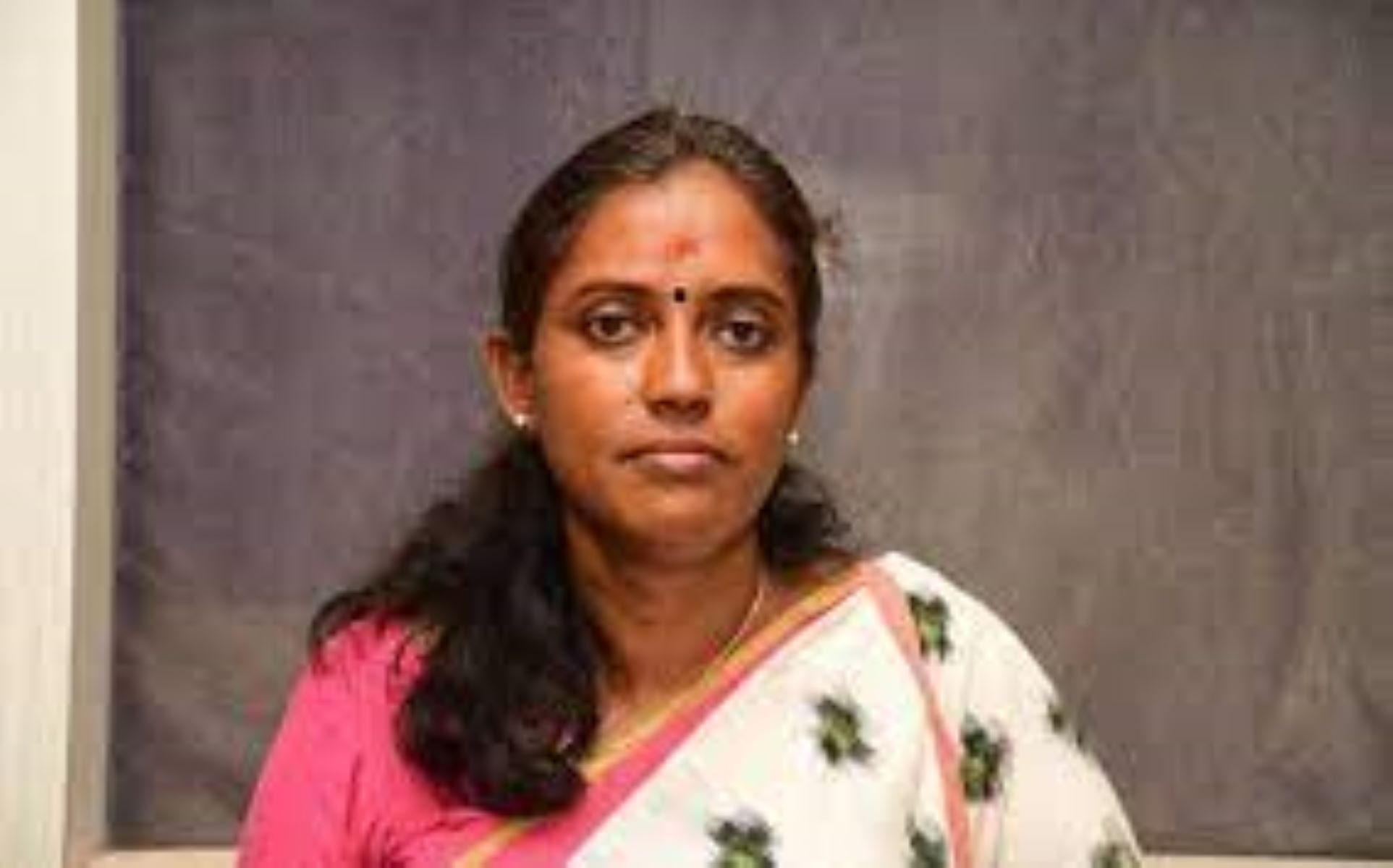 வெகுண்டெழுந்த ஜோதிமணி அடக்கிய காங்கிரஸ் கட்சியின் தலைமை! காரணம் இதுதான்!