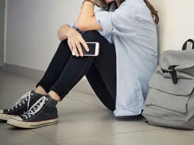 திண்டுக்கல்: 2 பேருடன் காதல்! சமூக வலைதளங்களில் பரவிய பெண்ணின் அந்தரங்க புகைப்படம்!