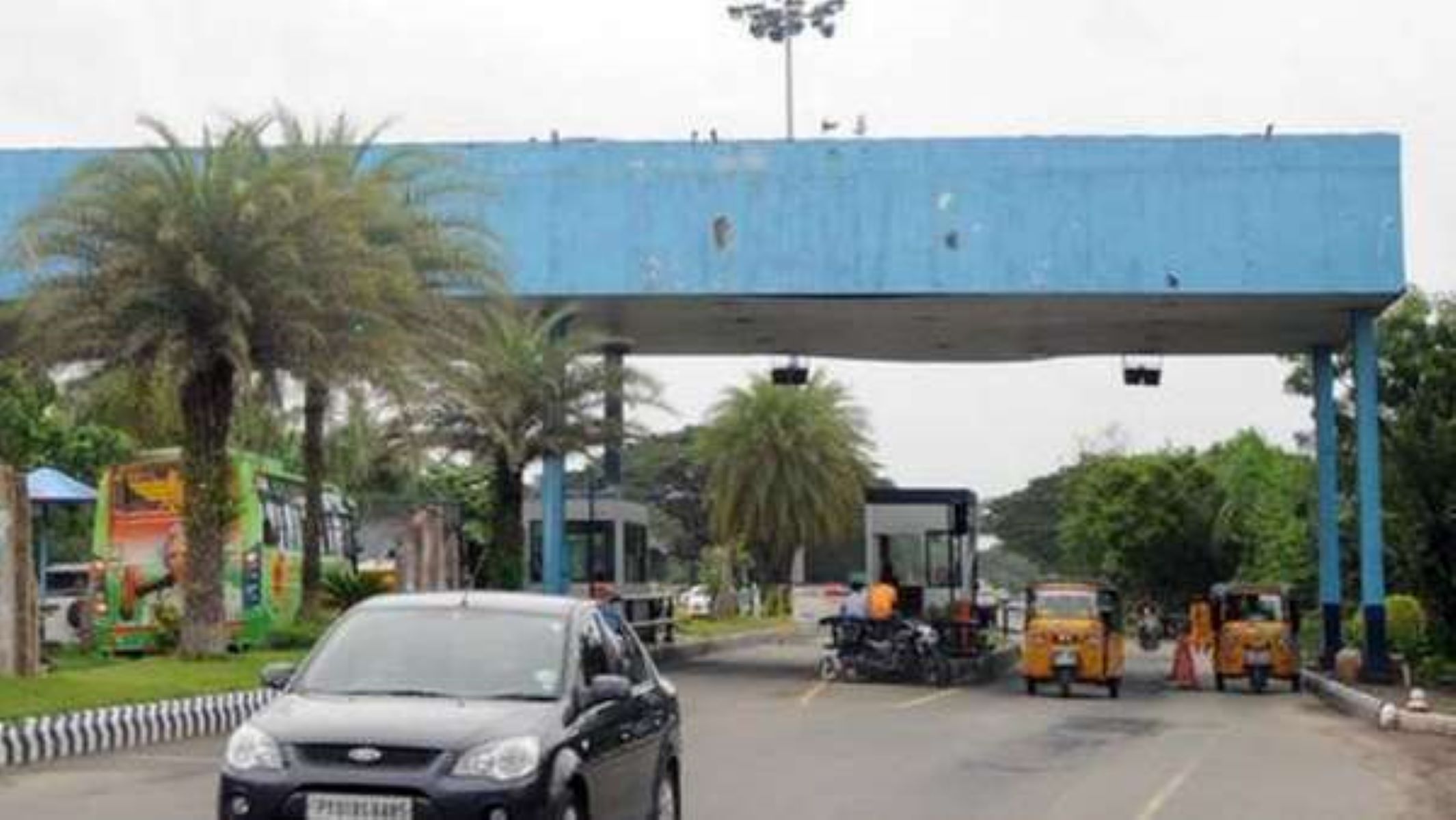 தேசிய நெடுஞ்சாலைகளில் சுங்கசாவடி நல்லதா? கெட்டதா ஒரு அலசல்!