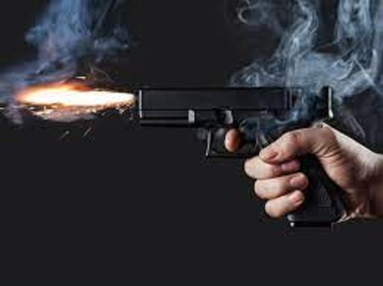 எதிர்த்து பேசியதால் ஈவிரக்கமின்றி பெற்ற மகனையே சுட்டுக்கொன்ற தத்தை! திருச்சி அருகே பரபரப்பு!