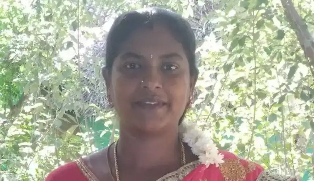 பள்ளிப்பருவ தோழியை தனது கணவருடன் சேர்ந்து சீரழித்த சக தோழி.!!