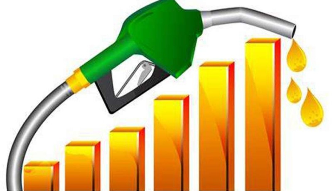 வரலாறு காணாத  பெட்ரோல், டீசல் விலை உயர்வு.!! இன்றைய விலை நிலவரம்.!!