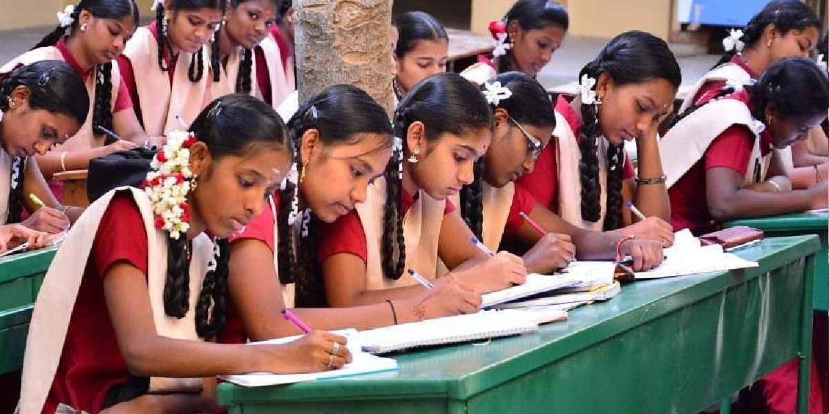 தமிழகத்தில் மீண்டும் பள்ளிகள் திறப்பு ஒத்திவைக்கப்படுகிறதா?
