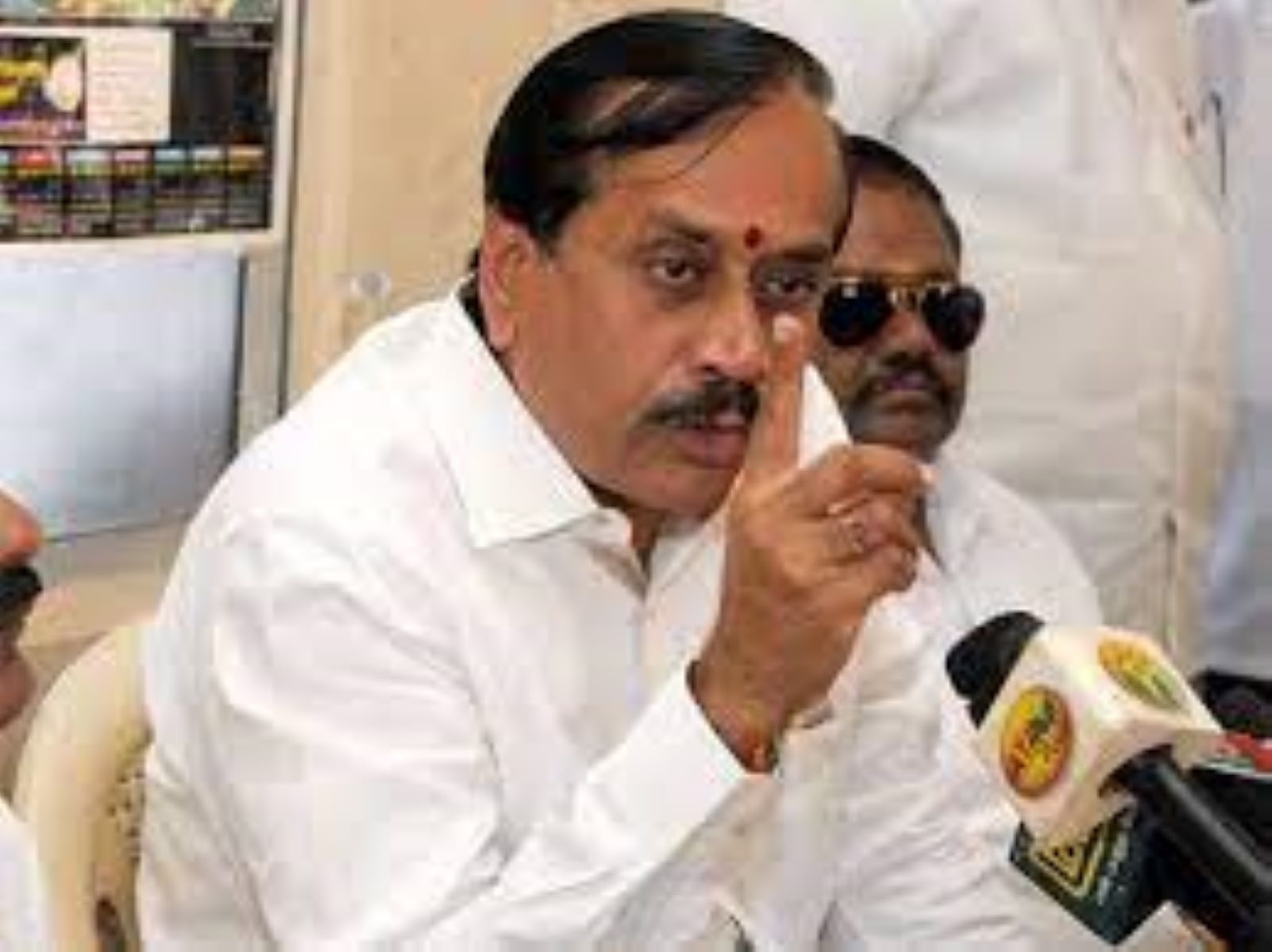 நீதிமன்றம் சொன்னதை செய்ய தயாரா? தமிழக அரசை கேள்வி எழுப்பிய ஹெச் ராஜா!