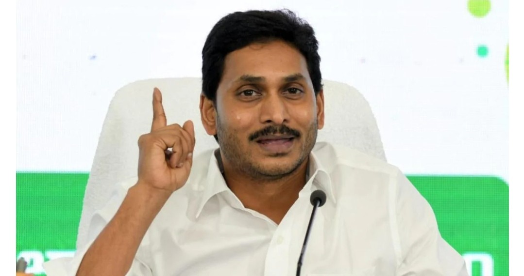 அரசு பள்ளி, கல்லூரி மாணவிகளுக்கு இலவச நாப்கின்கள்.!- அரசு அதிரடி அறிவிப்பு.!!