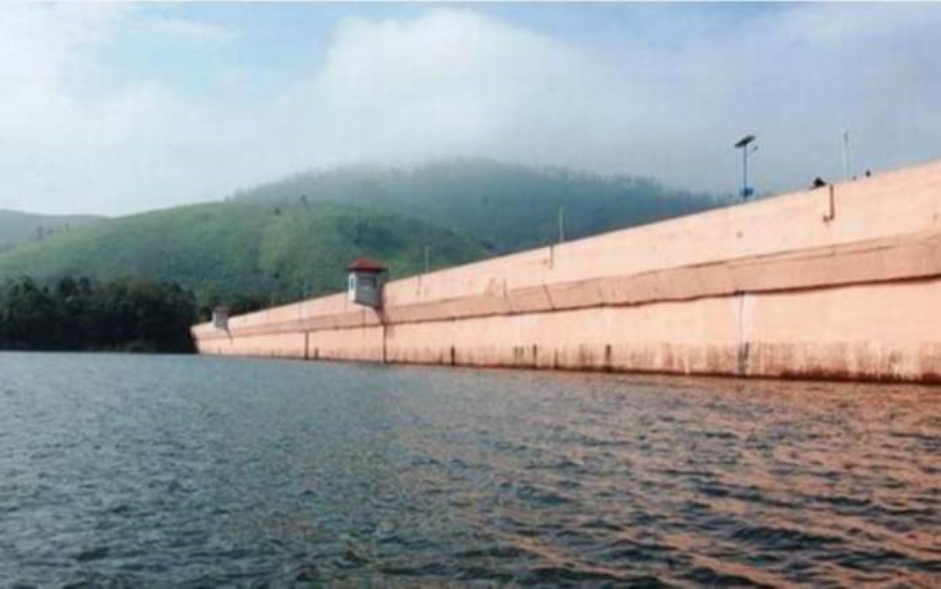 முல்லைப் பெரியாறு அணையில் இருந்து கேரளாவிற்கு உபரி நீர் திறப்பு!