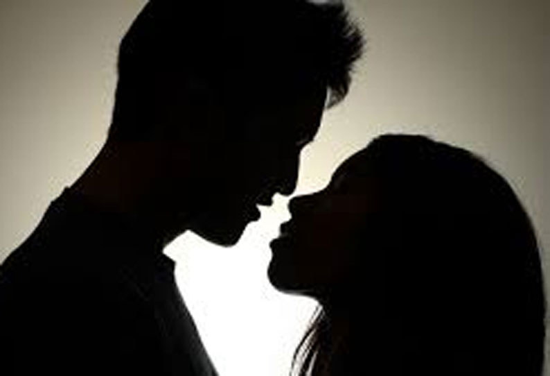 செக்ஸ் சுற்றுலா செல்ல தயாரான அழகிகள்! செலவை ஏற்ற வாடிக்கையாளர்கள்! கிடுக்கிப்பிடி போட்ட போலீசார்!