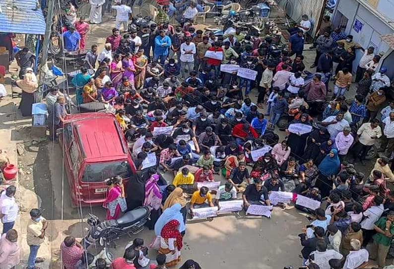 பாலியல் தொல்லையின் காரணமாக மாணவி தற்கொலை! உடன் படிக்கும் மாணவர்கள் செய்த சிறந்த செயல்!