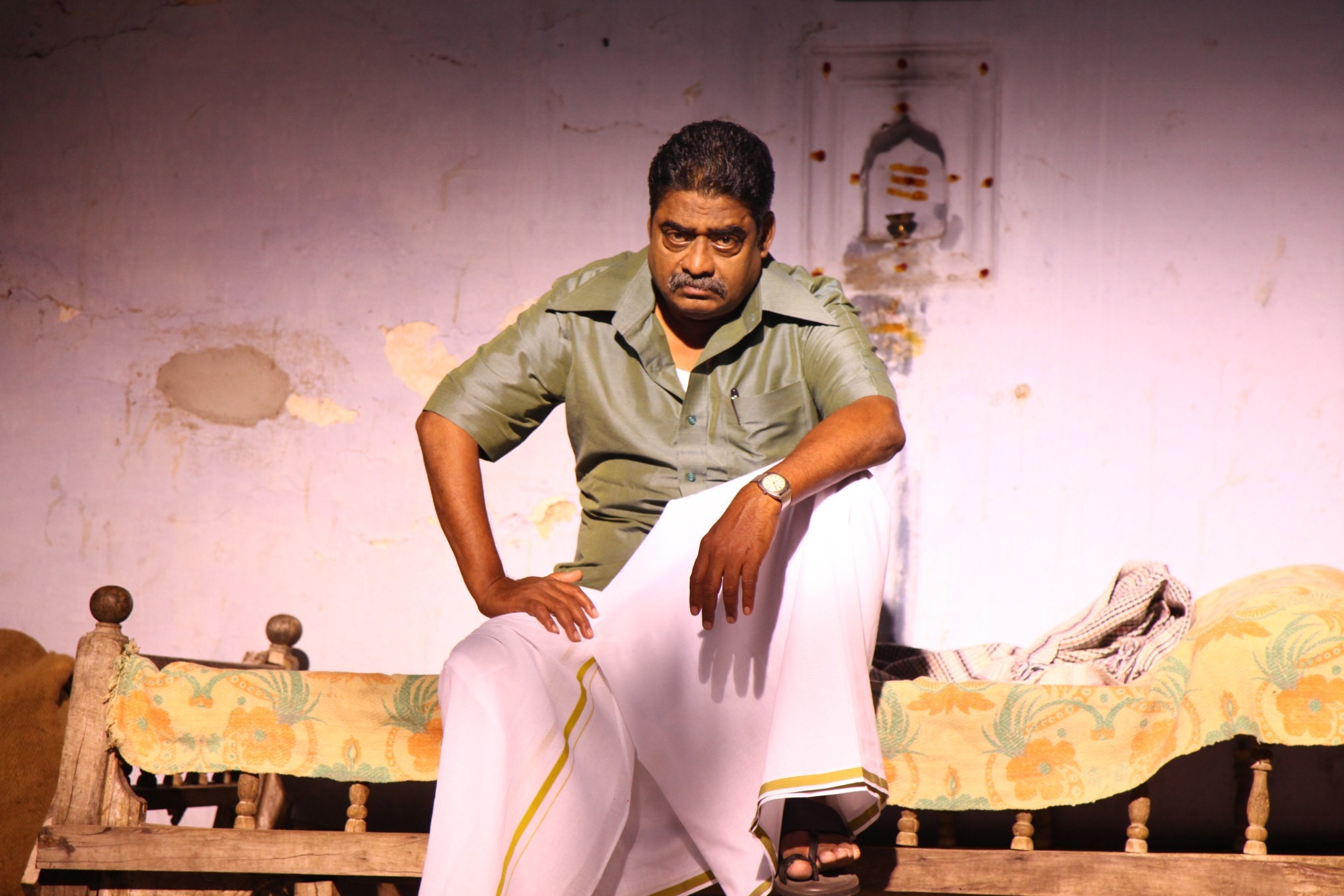 பிரபல வில்லன் நடிகர் மற்றும் இயக்குனர் திடீர் மரணம்! அதிர்ச்சியில் திரை உலகம்!