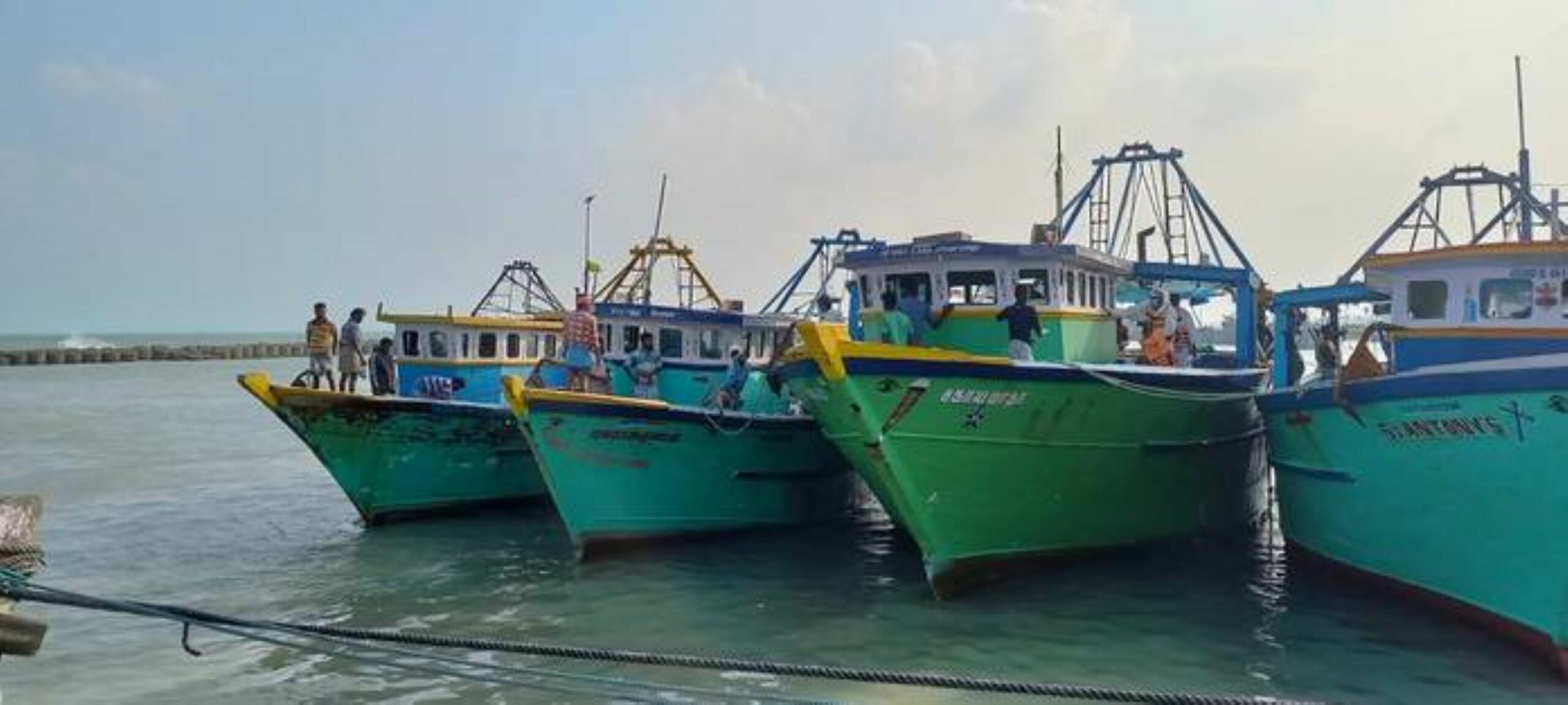 தமிழக மீனவர்கள் கைது விவகாரம்! உடனடியாக களத்தில் இறங்கிய இந்திய தூதரக அதிகாரிகள்!