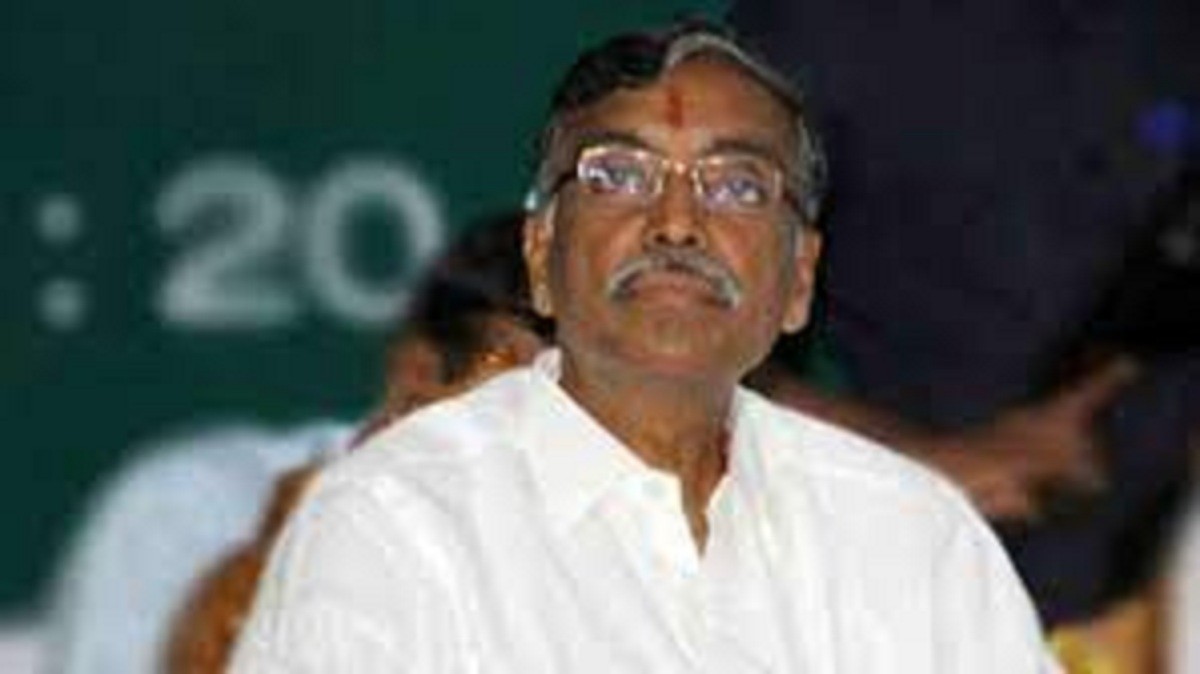 முன்னாள் அமைச்சர்கள் வீட்டில் அடுத்தடுத்து நடைபெறும் சோதனை! அடுத்து சிக்கப்போவது யார்? அச்சத்தில் அதிமுக!!