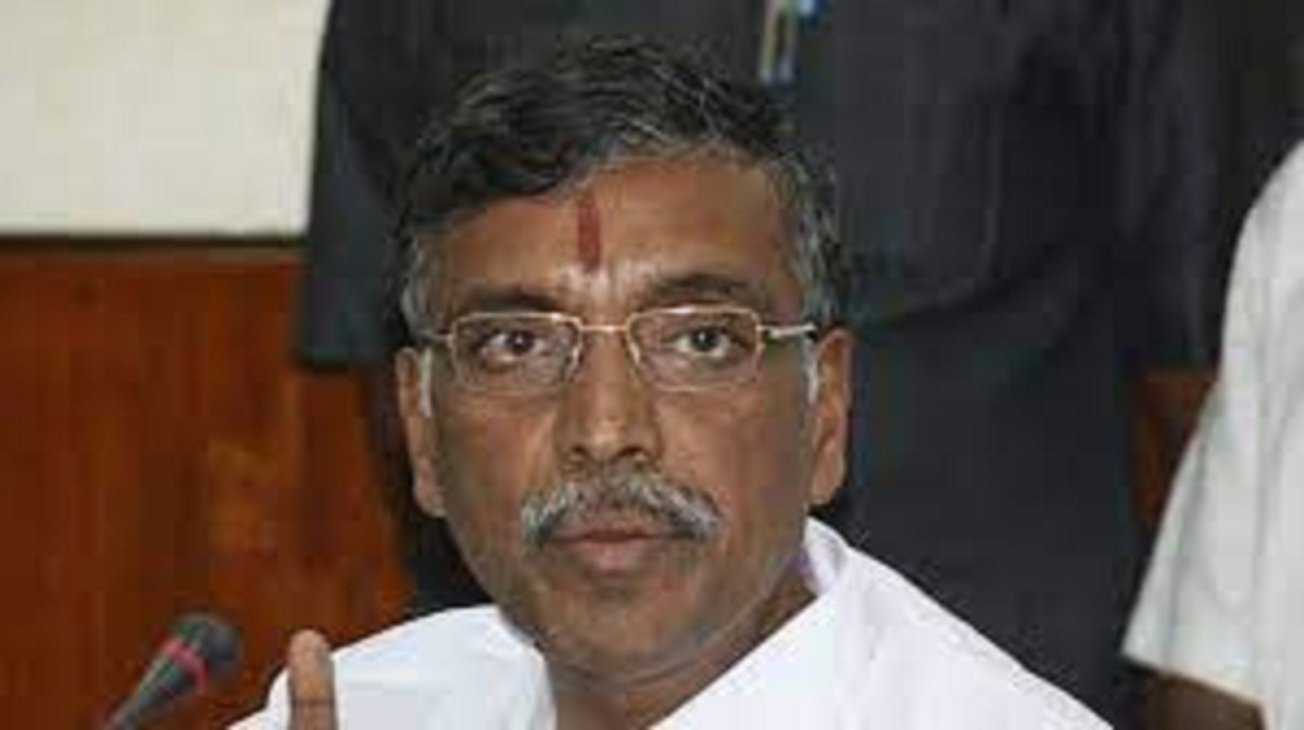 பொங்கல் பரிசு தொகுப்பில் நடந்த முறைகேடுகளை மறைப்பதற்காகவே எனது வீட்டில் சோதனை! முன்னாள் அமைச்சர் பேச்சு!!