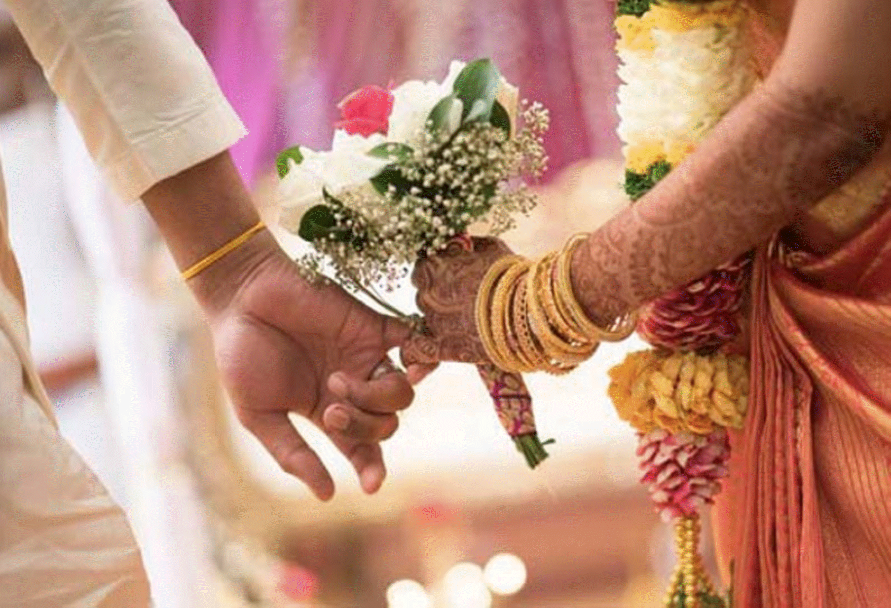 வரவேற்பு நிகழ்ச்சியில் மணமகள் கன்னத்தில் பளார் விட்ட மணமகன்! திருமணத்தை நிறுத்திய மணமகள்!