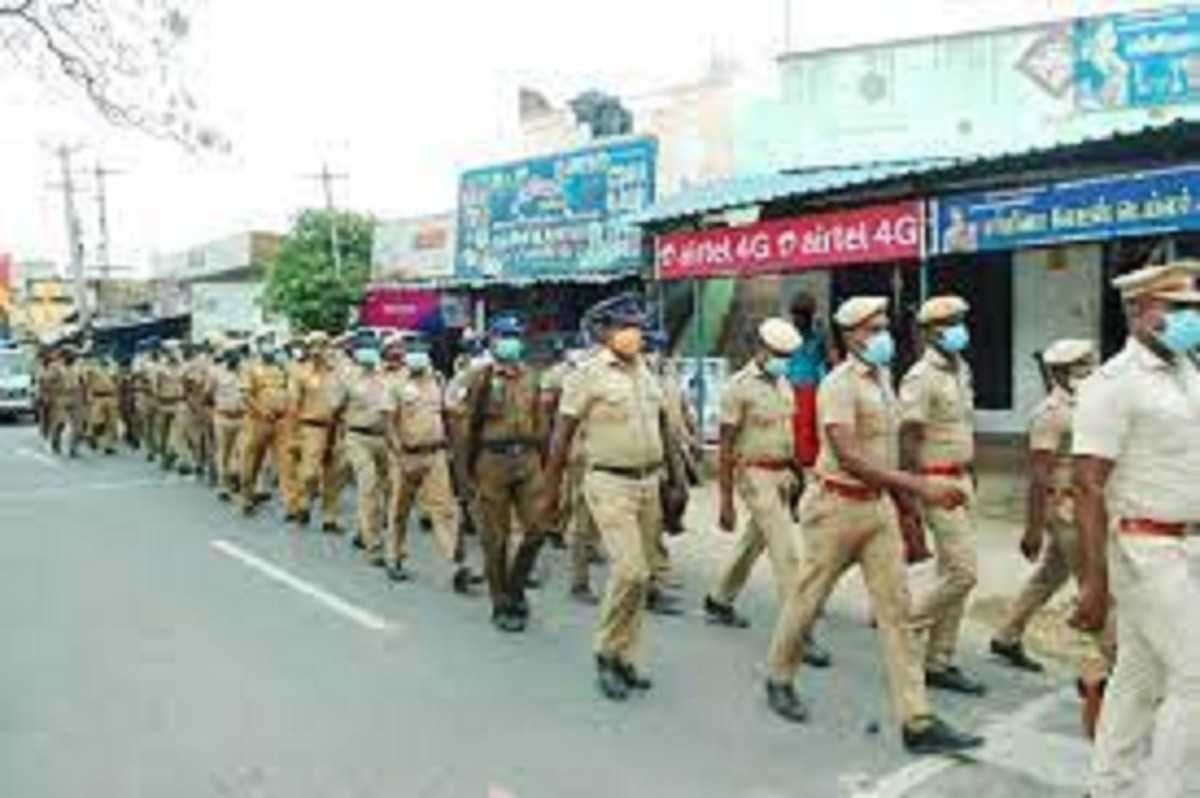 பலத்த பாதுகாப்புக்கு இடையில் நாளை நடைபெற உள்ள நகர்ப்புற உள்ளாட்சி தேர்தல்!