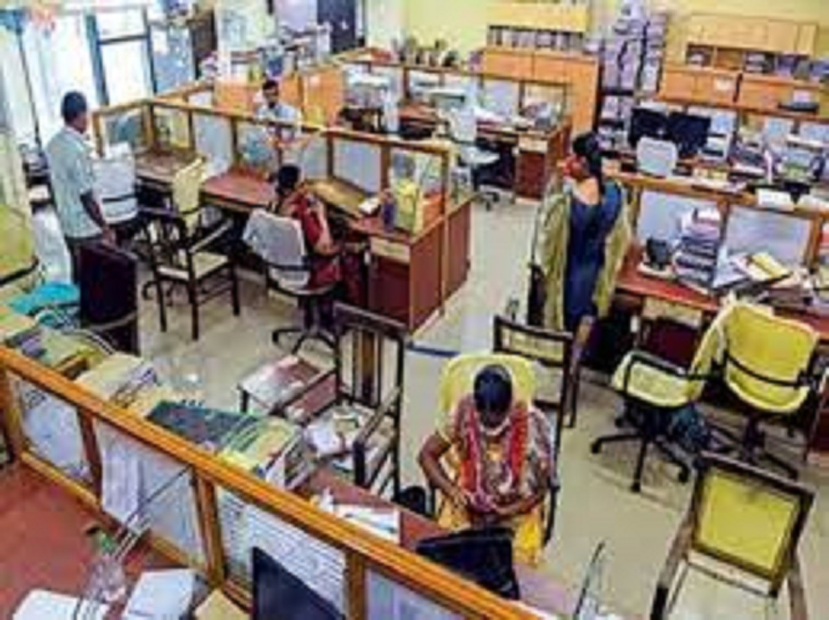 அரசு ஊழியர்கள் கைத்தறி ஆடைகளை அணிந்தே அலுவலகத்திற்கு வர வேண்டும்! அரசு அறிவிப்பு!!