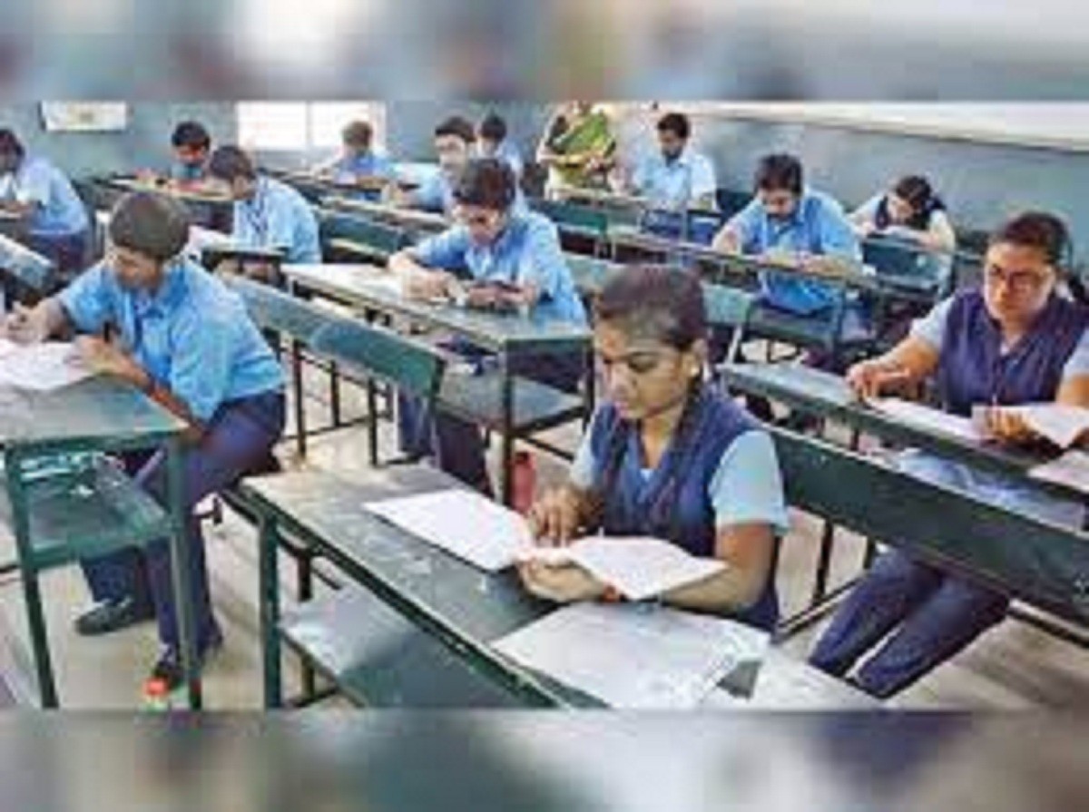 10  மற்றும் 12ஆம் வகுப்பு மாணவர்களின் பொதுத்தேர்வு குறித்த முக்கிய அறிவிப்பு!