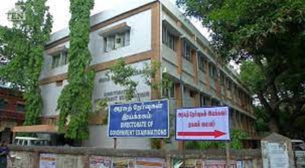 10 மற்றும் 12ஆம் வகுப்பு மாணவர்களுக்கான தேர்வை ஒத்திவைத்தது தேர்வுத்துறை!