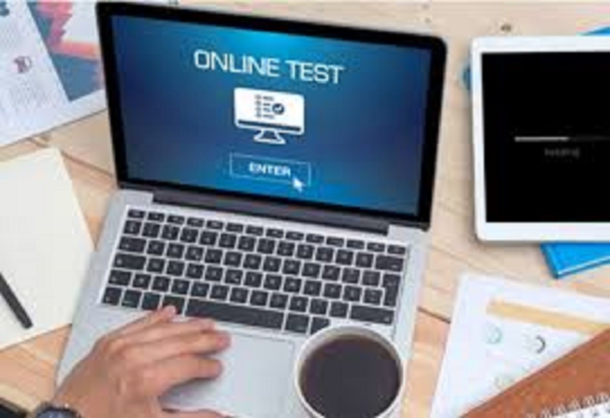 ஆன்லைனில் தேர்வுகள் நடத்த தடை விதிக்க கோரிய வழக்கு! உயர் நீதிமன்றம் உத்தரவு!!