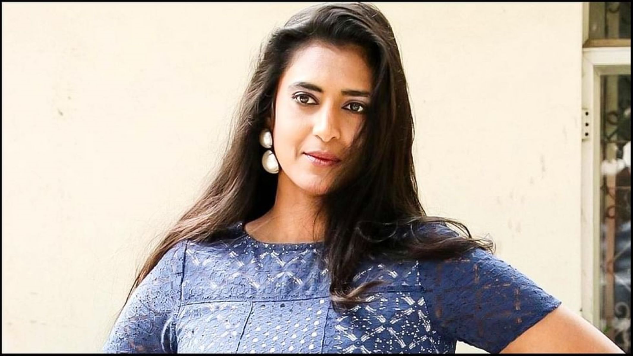 பேஷன் ரிப்பீட்டு! தாயைப் போலவே மகளும் இணையத்தில் வைரலாகும் புகைப்படம்!