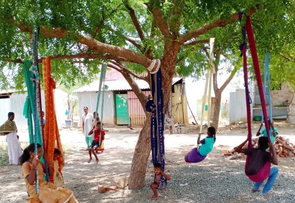 பெற்றோர்களே பிள்ளைகள் விளையாட்டில் கவனம்! சிறுவனுக்கு ஊஞ்சலே எமனாக மாறிய அவல நிலை!