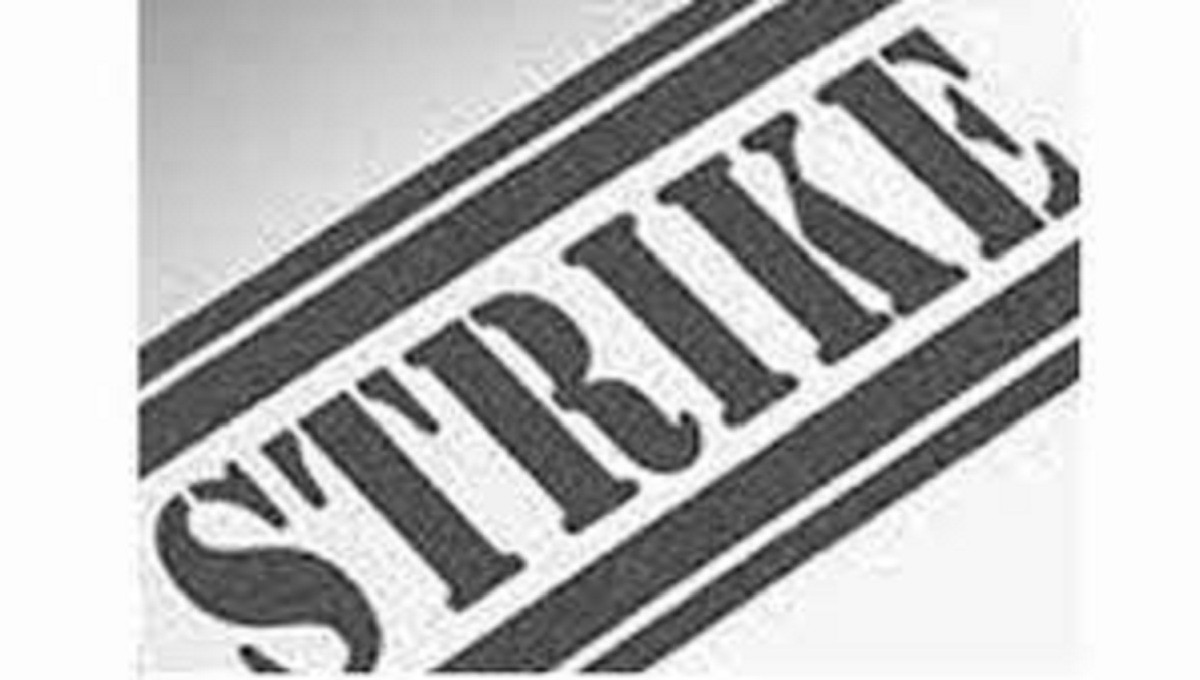 போராட்டத்தில் ஈடுபட்டுள்ள தனியார் பேருந்து உரிமையாளர்கள்! 7 ஆயிரத்துக்கும் மேற்பட்ட பேருந்துகள் நிறுத்தம்!!