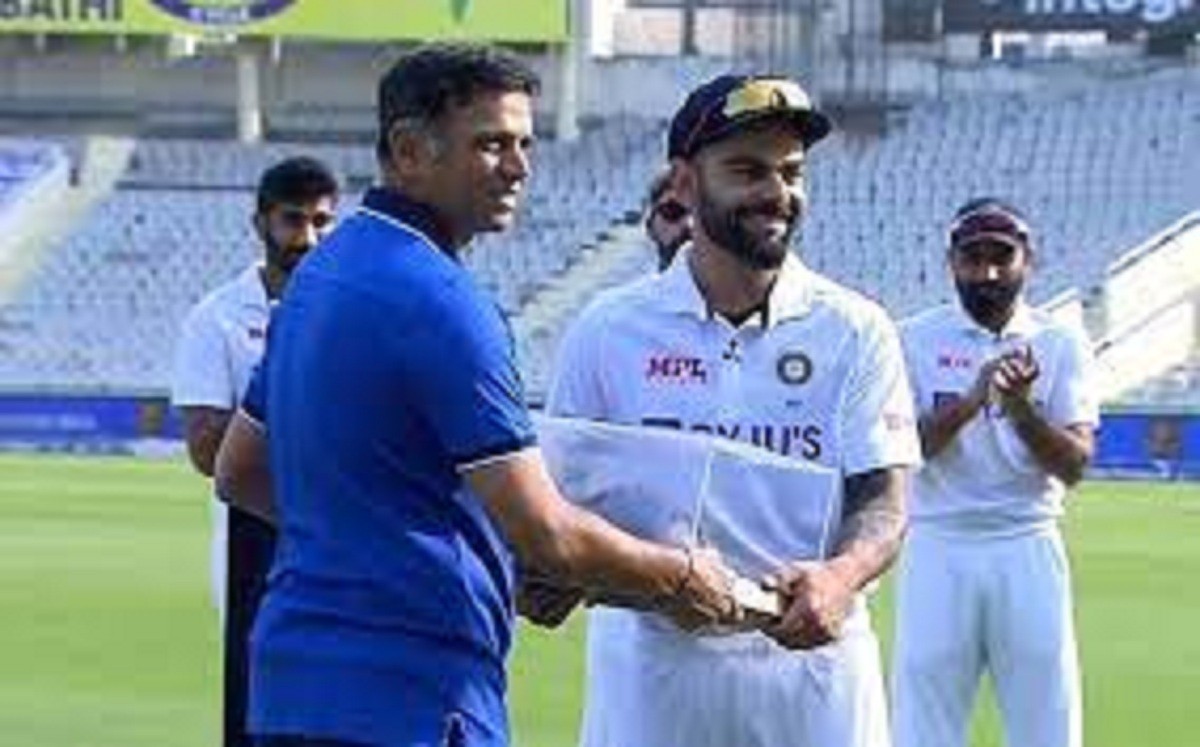 விராட் கோலிக்கு விருது வழங்கி பாராட்டிய ராகுல் ட்ராவிட்!