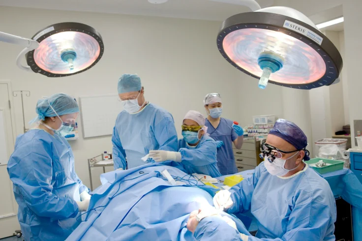 மருத்துவமனையில் அமைச்சர் திடீர் அனுமதி! பரபரப்பில் கட்சி தலைமை!