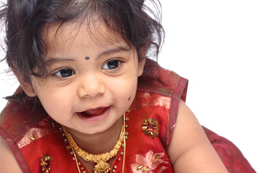 கம்பியை பழுக்க வைத்து கணவர் செய்த விபரீத காரியம்! எதற்கு பெண் குழந்தையை பெற்றெடுத்த?