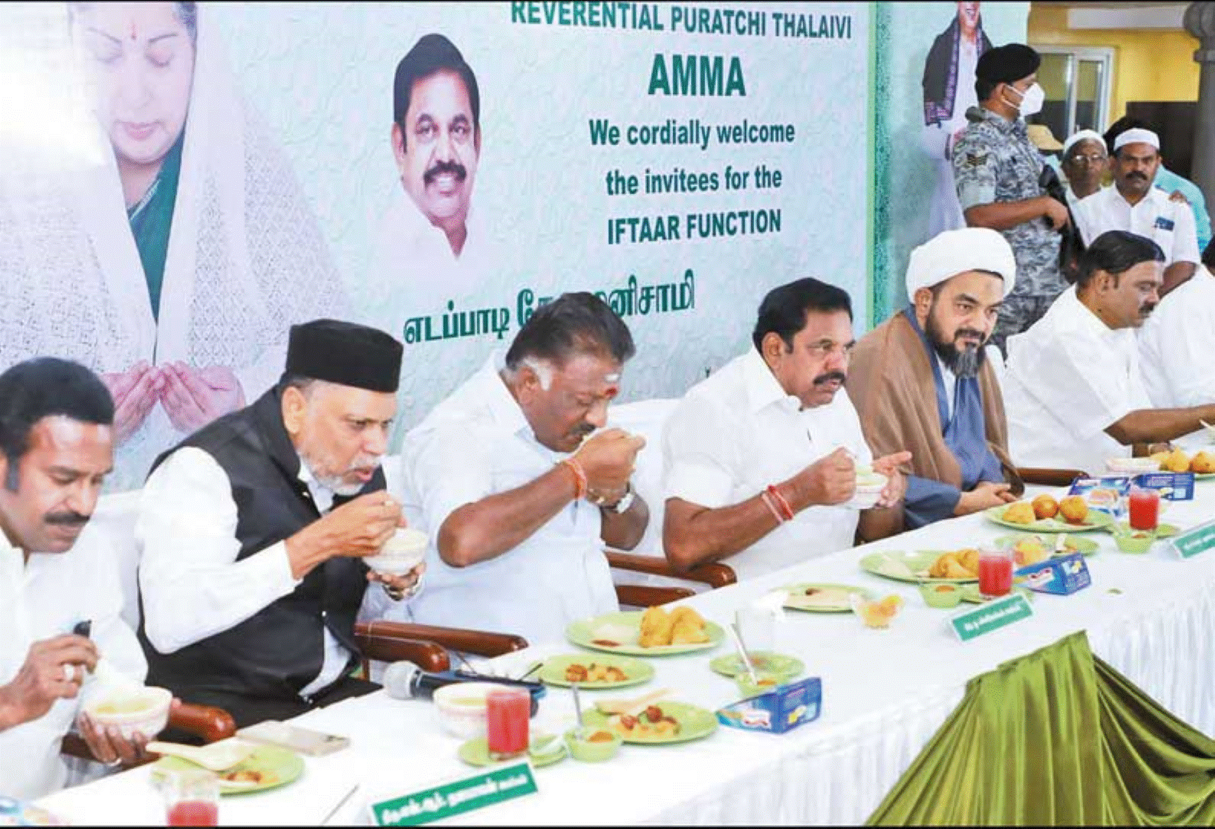 என்றும் ஜெயலலிதா வழியில் சிறுபான்மையினரின் பாதுகாவலனாக அதிமுக! எடப்பாடி பழனிச்சாமி!