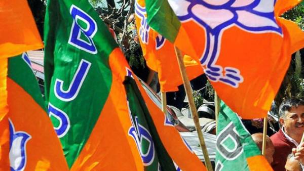 நான் மாநிலம் டா! நான் மாவட்டம் டா! என்ன கட்சிக்குள்ளேயே இப்படி ஓர் கைகளப்பு? வேடிக்கையாக மாறிய பாஜக! 