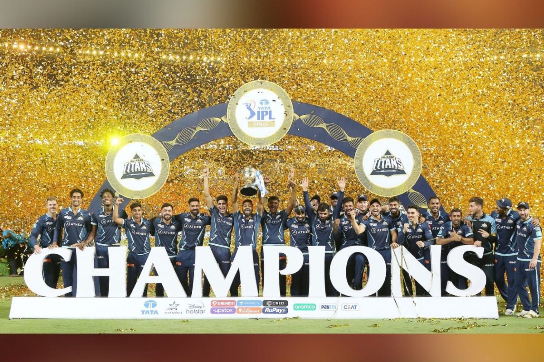 களைகட்டிய ஐபிஎல் திருவிழா! அறிமுக போட்டியிலேயே கோப்பையை வென்று அசத்திய குஜராத் அணி!