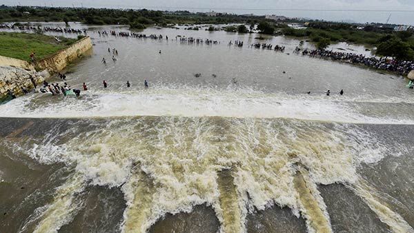 மீண்டும் சென்னையில் வெள்ளம் அபாய எச்சரிக்கையா? அச்சத்தில் மக்கள்!