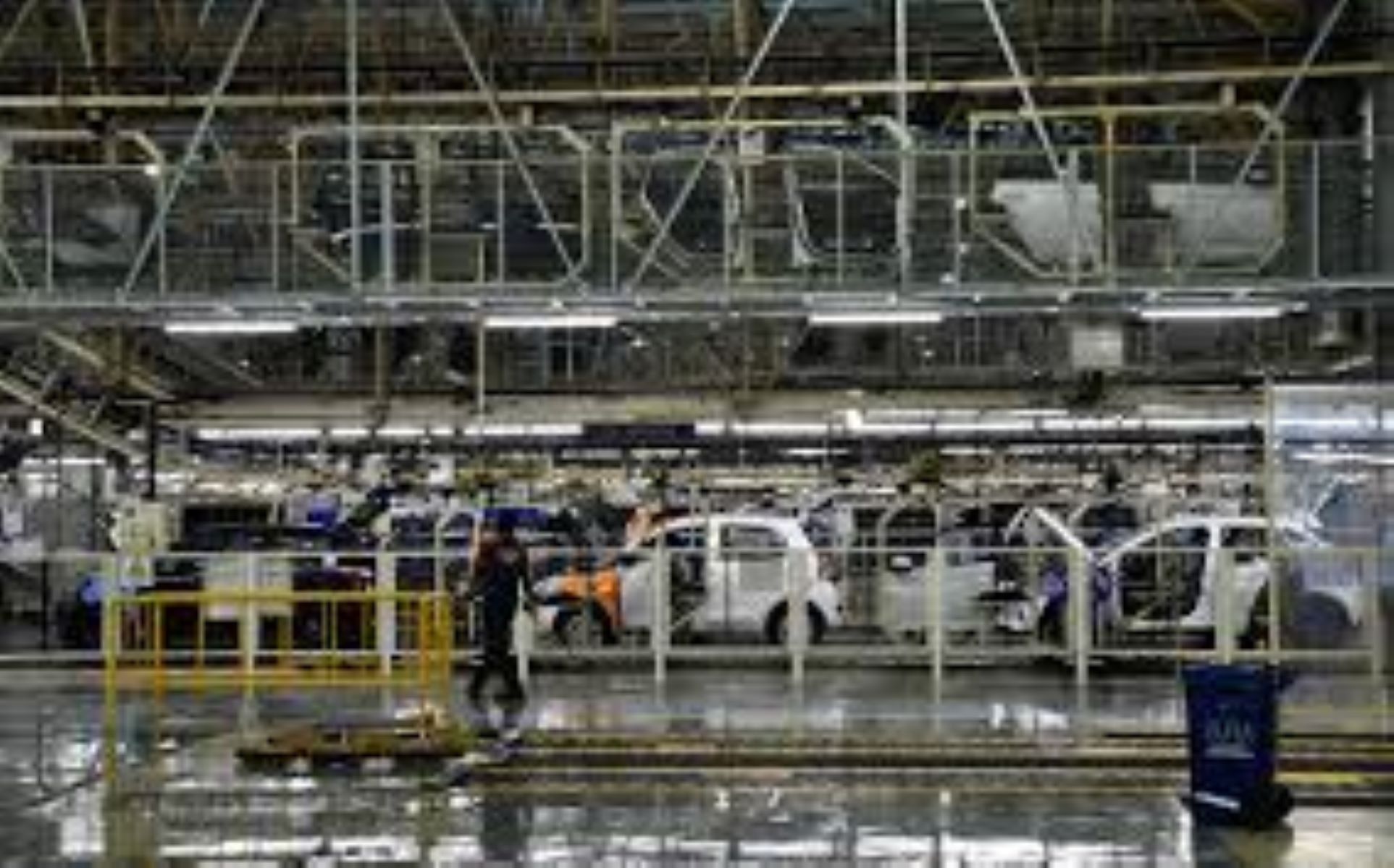 தோல் தொழிற்சாலையில் ஏற்பட்ட விஷவாயு கசிவு! 3 பேர் மருத்துவமனையில் அனுமதி ஒருவர் கவலைக்கிடம் வேலூர் அருகே பரபரப்பு!