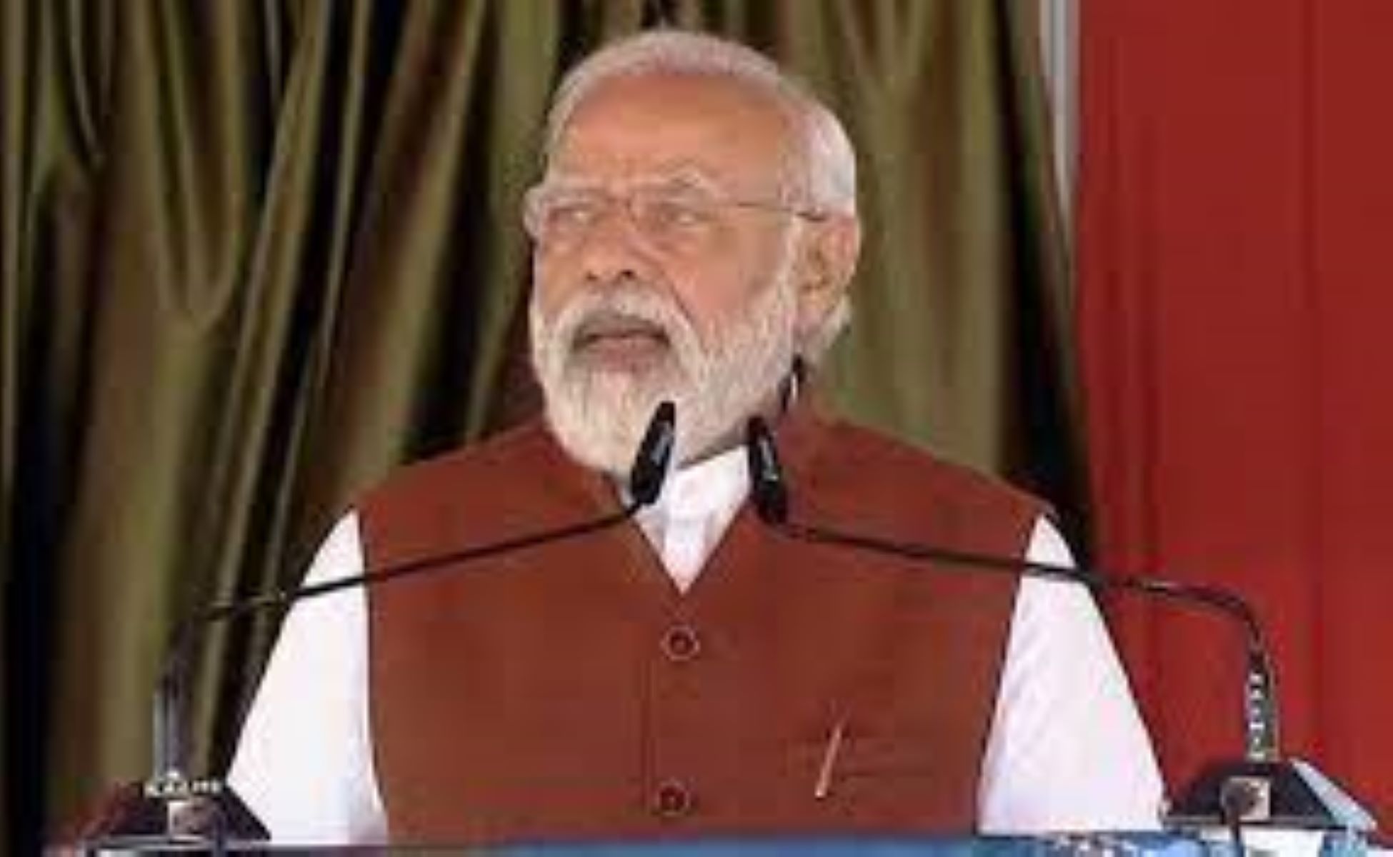 பிரதமரிடம் தமிழில் பேசிய மதுரையைச் சார்ந்த பெண்மணி!