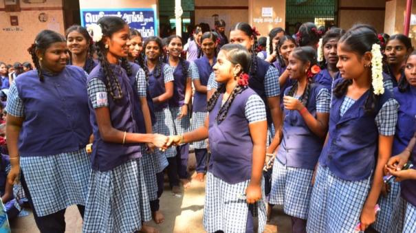 தமிழகத்தில் பொது தேர்வில்  முதலிடம்  பிடித்த மாவட்டம்! எத்தனை சதவீதம் தெரியுமா?