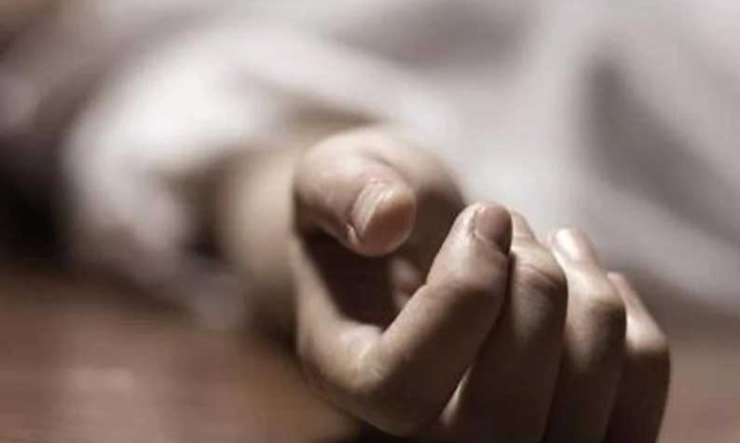 கடலூரில் மர்ம நபர்  ஆபாசமாக பேசியதால் பெண் தற்கொலை?