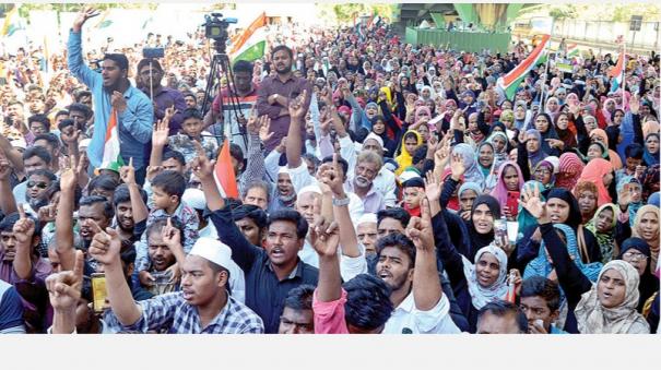 இலங்கையில் இன்று போராட்டம்! கலவரமாக காணப்படும் பகுதிகள்!