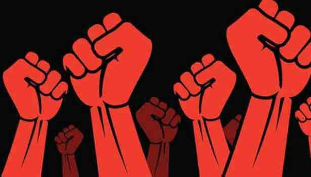 சடலத்தை வைத்து மறியலில் ஈடுபட்ட ஊர் மக்கள்!! விரைந்து வந்த அதிகாரிகள்?..