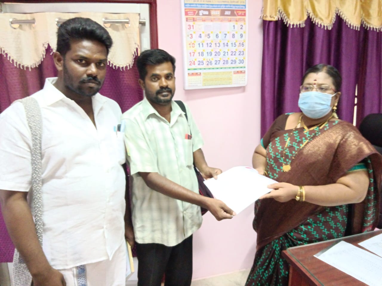 DBC பணியாளர்களுக்கு தின கூலி ரூ 338 மற்றும் வங்கி கணக்கில் சம்பளம்!  நகர் மன்ற தலைவரிடம்  வலியுறுத்தல்! 